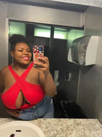 OnlyFans account  maya_1999 avatar 1