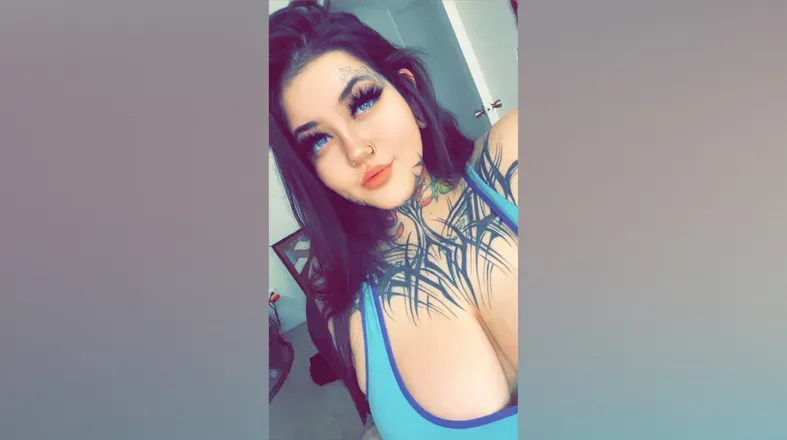 OnlyFans of eyessettosusie