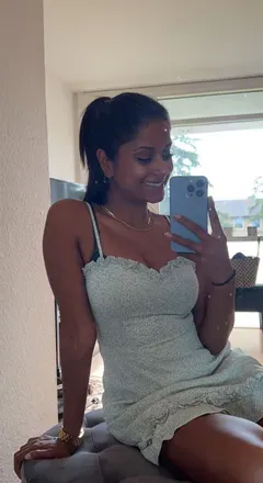 OnlyFans cuenta mahakuntala avatar 1