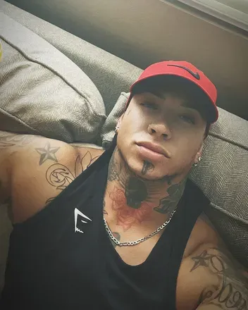 OnlyFans account  showermewithkisses avatar 1