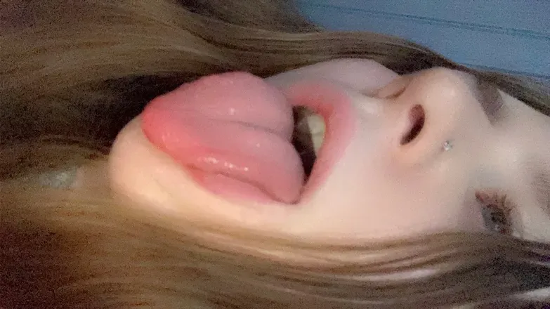 OnlyFans cuenta dollfacedgrrl header 2