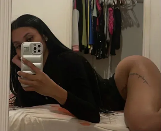 OnlyFans account  kimmiee1301 header 2