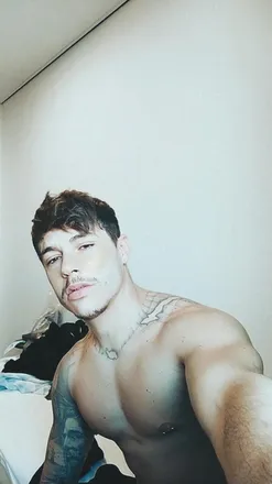 OnlyFans cuenta charlyonlyfans header 2