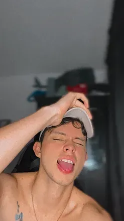 OnlyFans cuenta latinhot_18 avatar 1