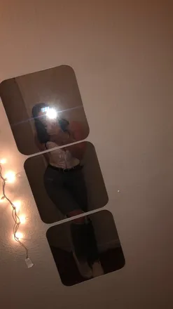 OnlyFans cuenta holytits01 header 2