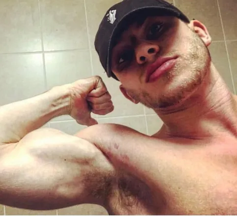 OnlyFans cuenta aidenknox header 2
