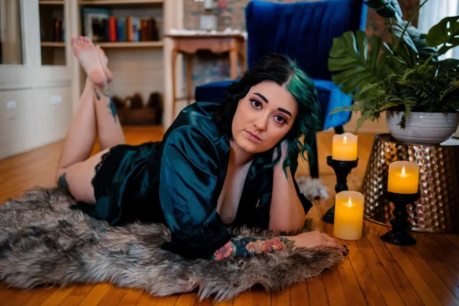 OnlyFans cuenta lovelylydia95 header 2