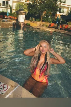 OnlyFans cuenta haileytaylorr header 2