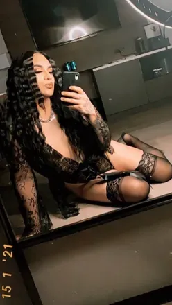 OnlyFans cuenta laylanixxx header 2