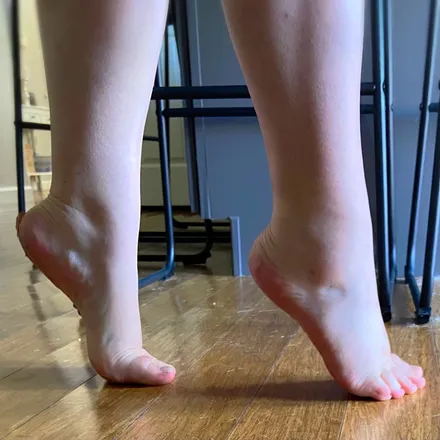 OnlyFans cuenta jessies_toes header 2