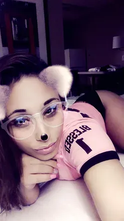 OnlyFans cuenta italian_queen header 2