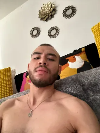 OnlyFans account  purebottom avatar 1