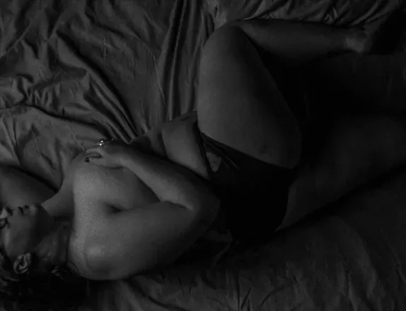 OnlyFans cuenta theemberrose header 2