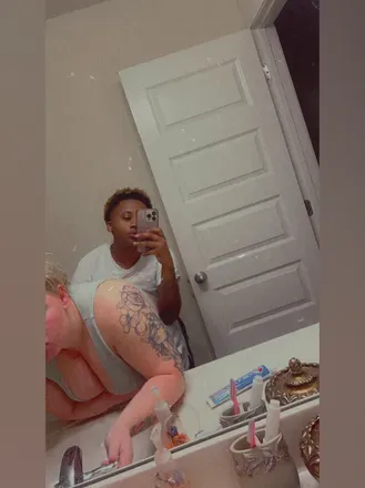 OnlyFans cuenta girlongirl43 avatar 1