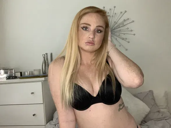 OnlyFans cuenta sweetstrawberry96 header 2