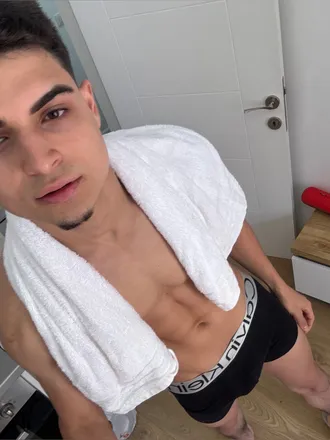 OnlyFans cuenta alessandromvp22 header 2