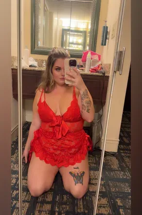 OnlyFans account  queenb98 avatar 1