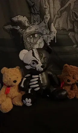 OnlyFans account  thestrayalien header 2
