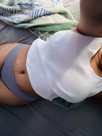 OnlyFans account  honeyyyy17_ header 2