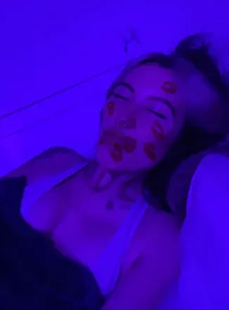 OnlyFans account  icarliexox avatar 1