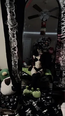 OnlyFans cuenta lizzy20213 header 2
