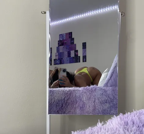 OnlyFans cuenta lightskinwithafattie header 2