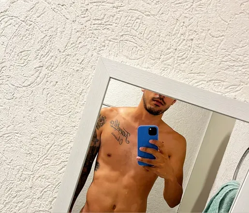 OnlyFans cuenta u207691725 header 2