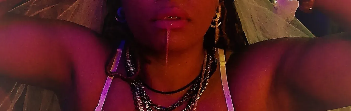 OnlyFans cuenta th3moxyfox header 2