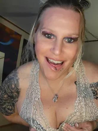 OnlyFans cuenta moonshine_goddess header 2