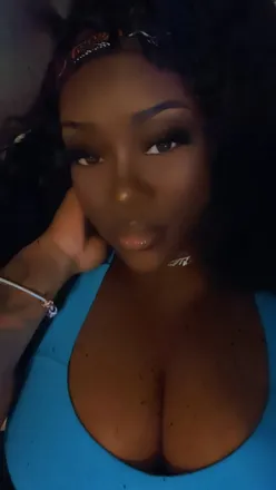 OnlyFans account  its.lucky avatar 1