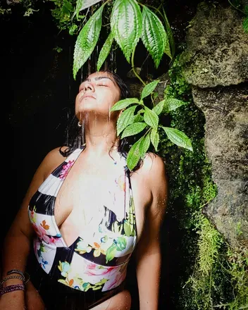 OnlyFans account  the_tropicalgirl header 2