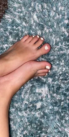 OnlyFans account  f33tgirl24 avatar 1