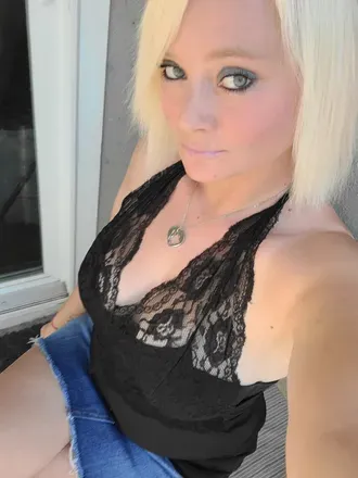 OnlyFans cuenta maxinequinn420 avatar 1