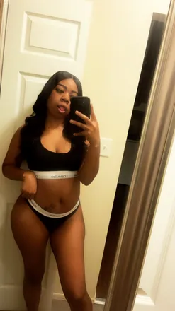 OnlyFans cuenta jessirenea header 2