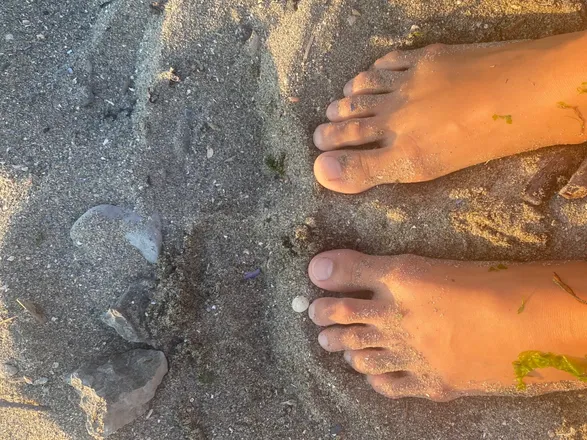 OnlyFans cuenta hippiepitsnfeet header 2