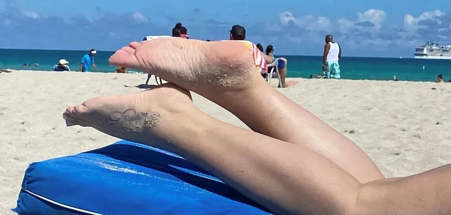 OnlyFans cuenta hellomybeautybutterflies header 2