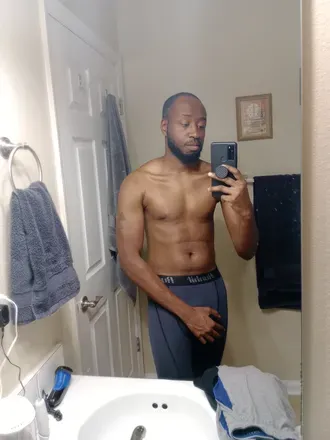 OnlyFans cuenta somequietguy avatar 1