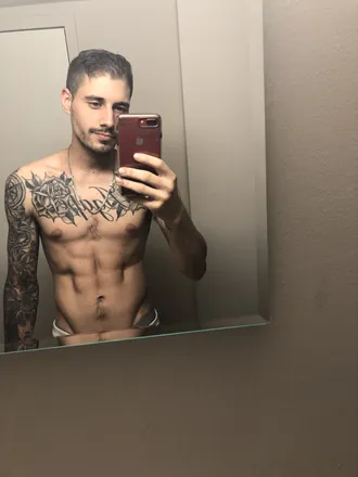 OnlyFans cuenta happycamper98 header 2
