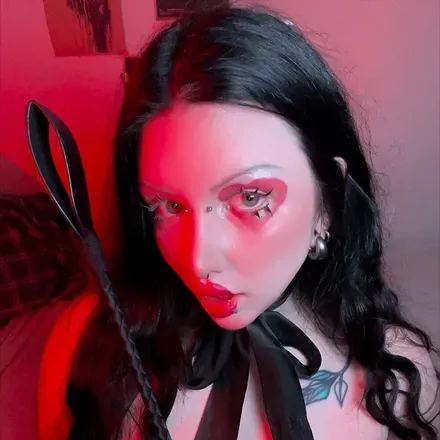 OnlyFans cuenta kira_gothgirl avatar 1