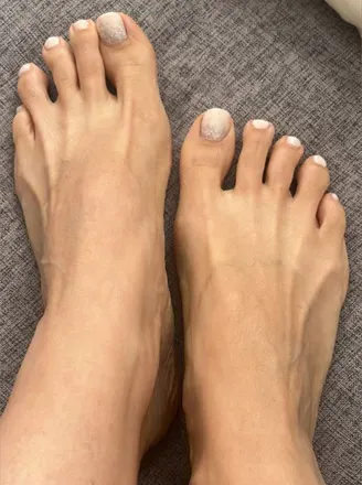 OnlyFans account  barefoottinkie avatar 1
