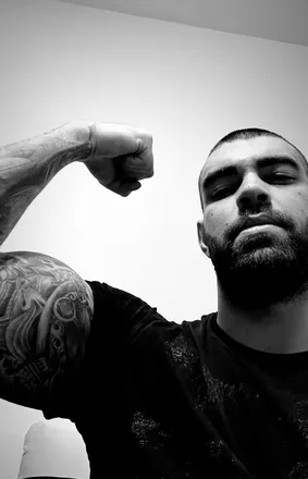 OnlyFans account  mr.ml header 2