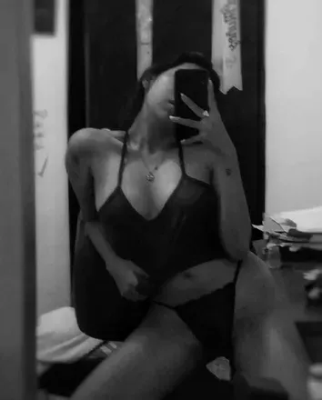 OnlyFans account  lezloves avatar 1