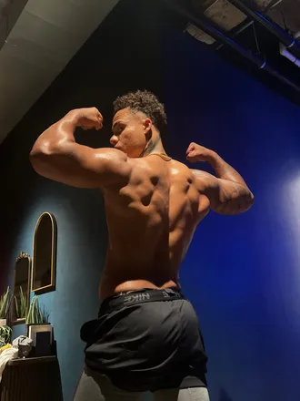OnlyFans cuenta cmula_vip header 2