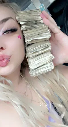 OnlyFans account  bitchnbella avatar 1