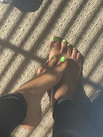 OnlyFans cuenta prettyfeetmamiii header 2
