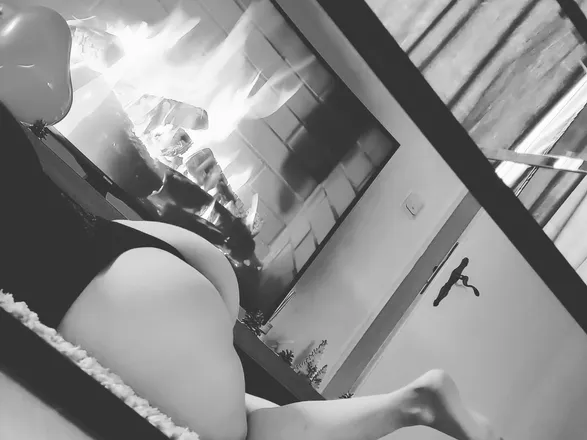 OnlyFans cuenta emily.198 header 2