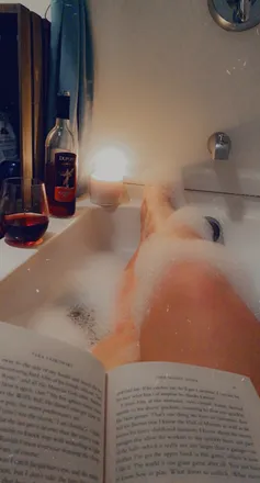 OnlyFans cuenta prettylittleposey header 2