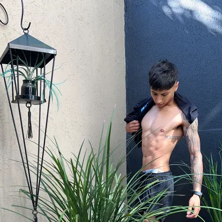 OnlyFans account  alerodri00ok header 2