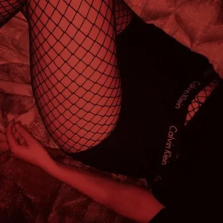 OnlyFans cuenta x_cryb4by_x header 2