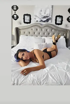 OnlyFans account  ballsdeepwithkiki header 2